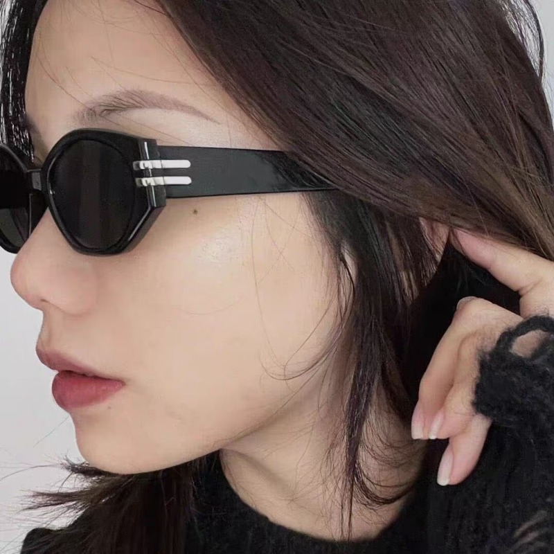 Nowe małe oprawki okularów prz – Street Fashion News recenzja i cena