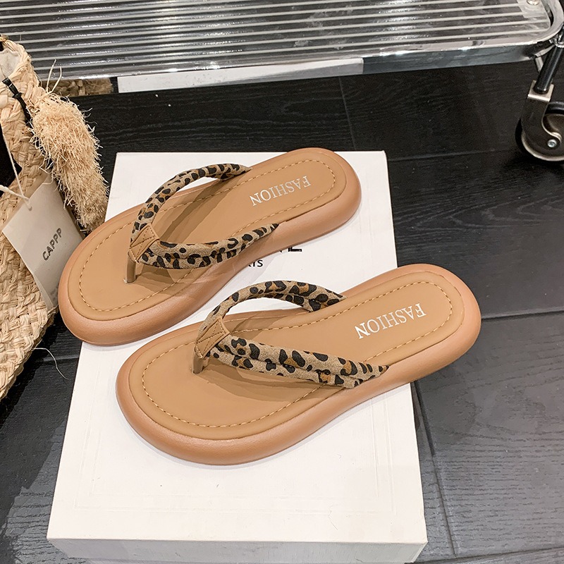 Klapki damskie markowe, luksus – Street Fashion Brands recenzja i cena