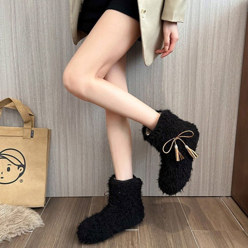 Białe damskie buty z polarową  – Street Fashion Online recenzja i cena