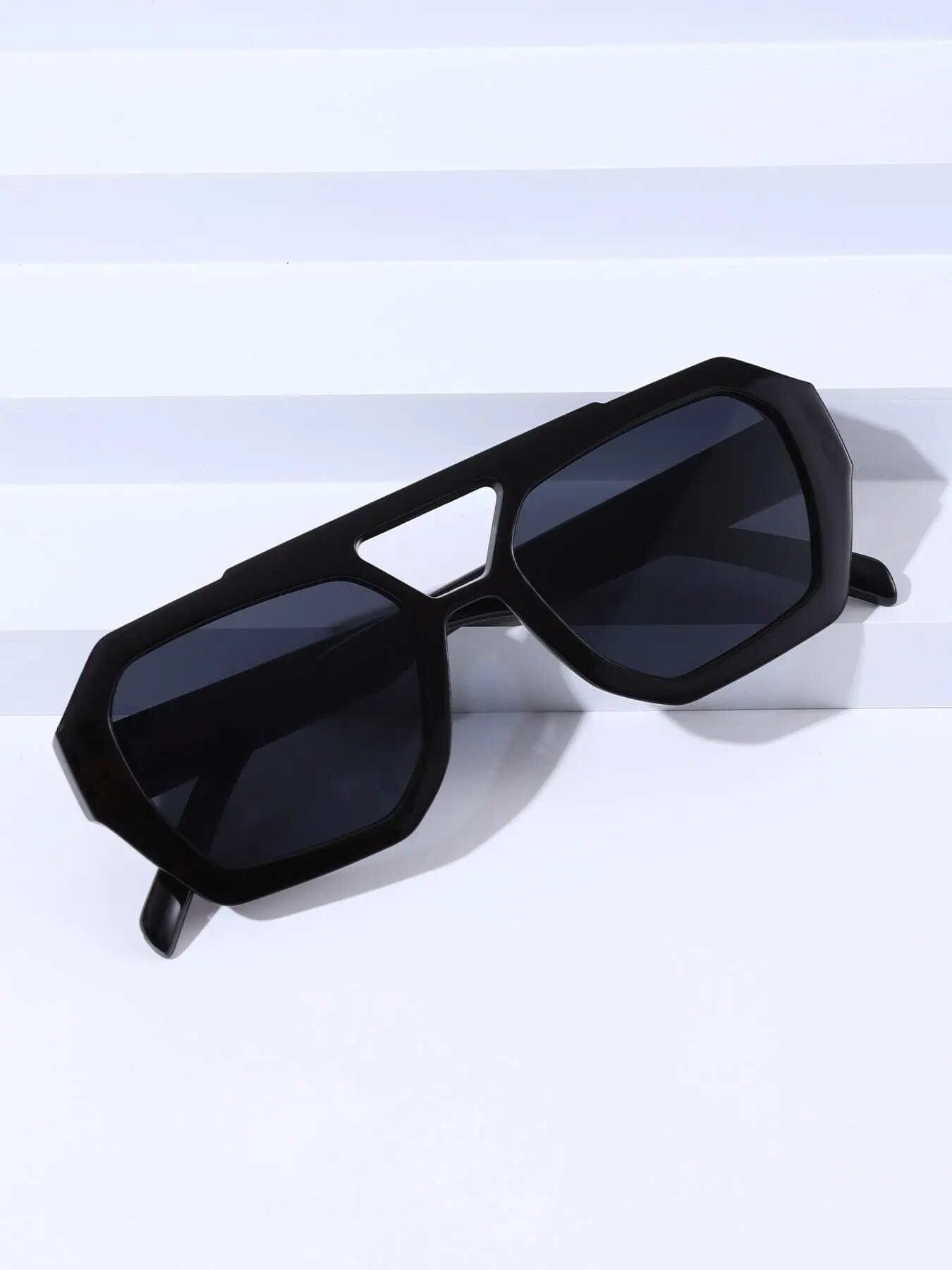 Okulary przeciwsłoneczne w sty – Street Fashion Brands recenzja i cena