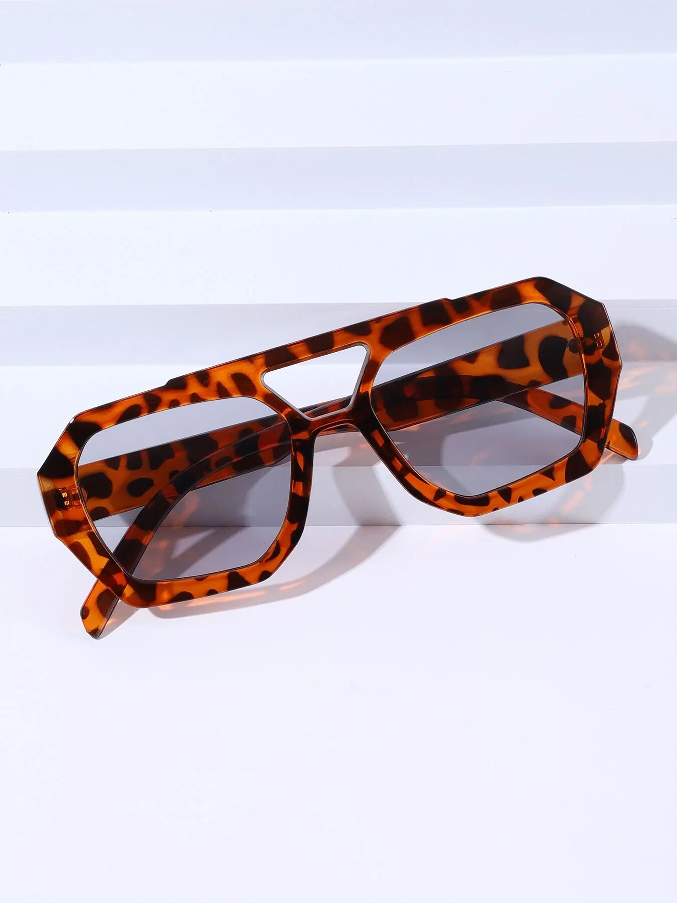 Okulary przeciwsłoneczne w sty – Street Fashion Brands recenzja i cena