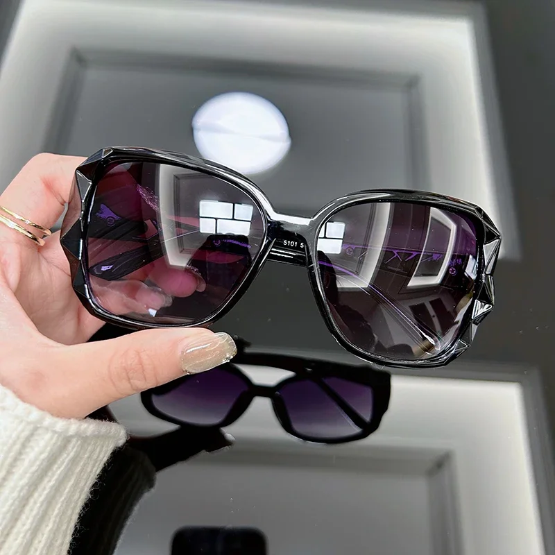 Damskie okulary przeciwsłonecz – Street Fashion Brands recenzja i cena