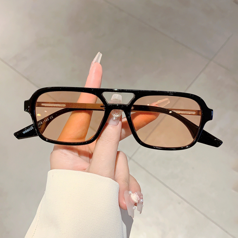 Modne damskie okulary przeciws – Street Fashion Brands recenzja i cena