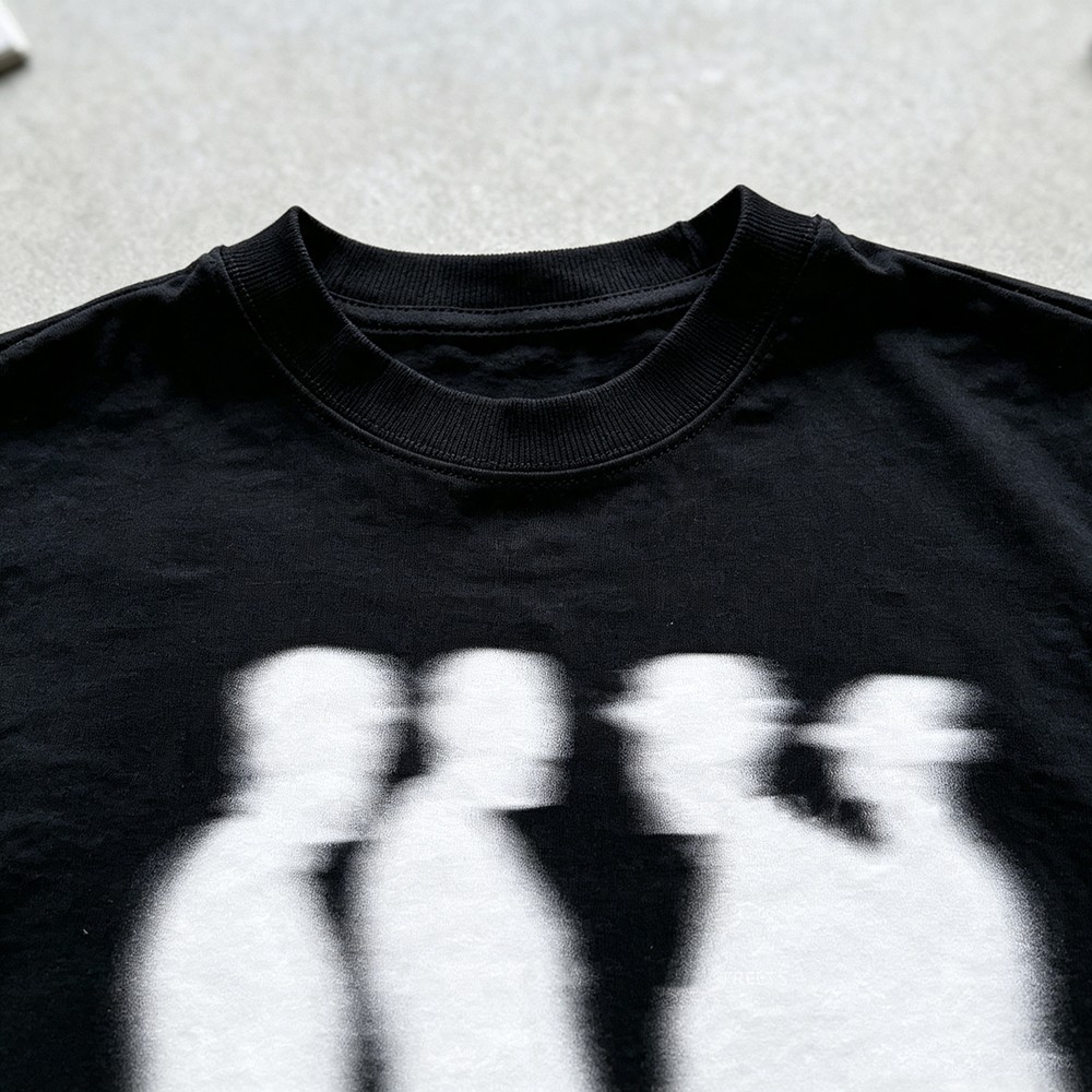 T-shirt z grafiką Blurry Silho – Street Fashion Vibes recenzja i cena
