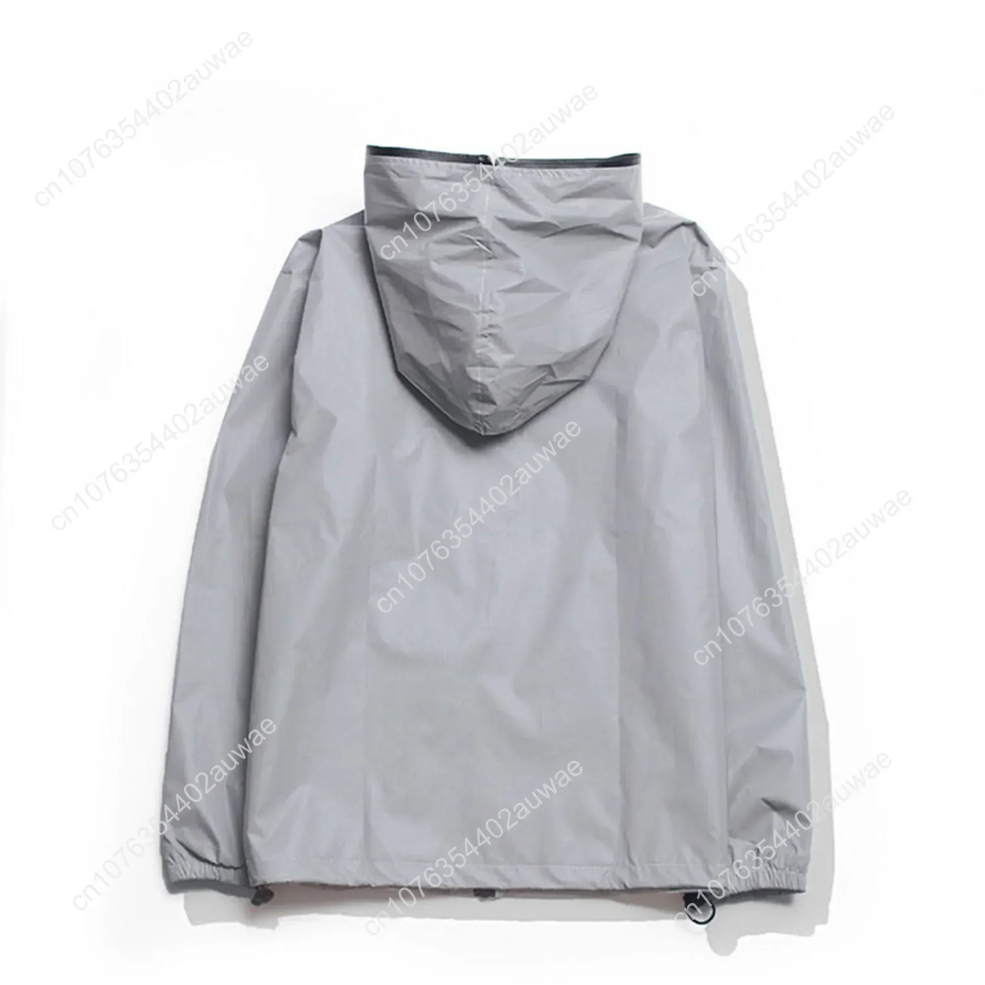 Czarna kurtka z motywem zespoł – Reflective Jacket Running recenzja i cena
