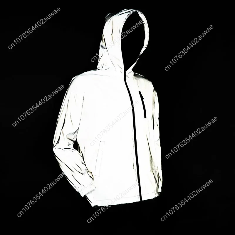 Czarna kurtka z motywem zespoł – Reflective Jacket Running recenzja i cena
