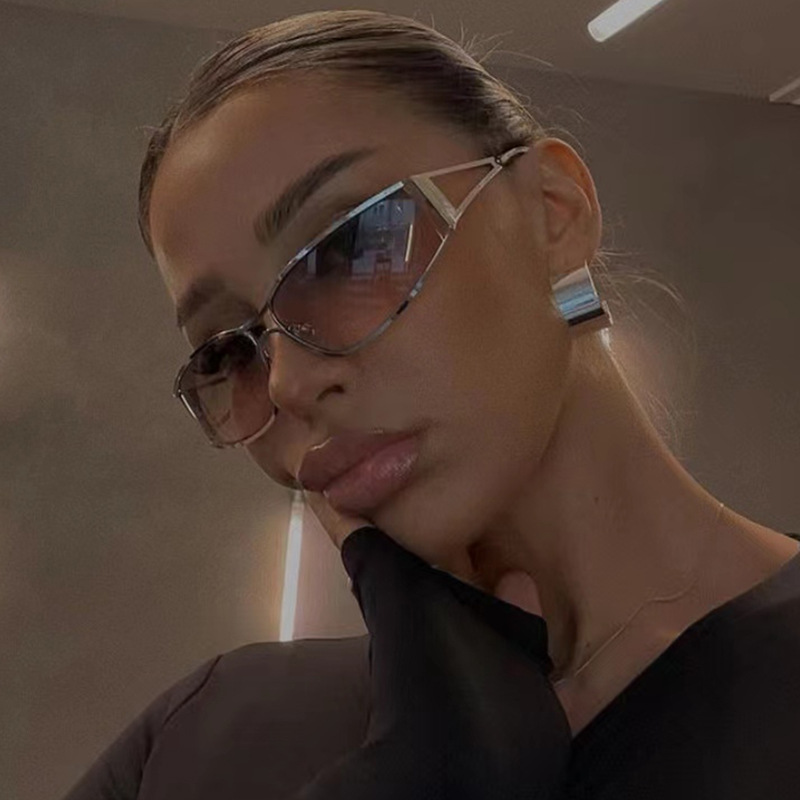 Nowe okulary przeciwsłoneczne  – Street Fashion Brands recenzja i cena